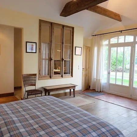 Bed & Breakfast Chateau Du Beugnon *