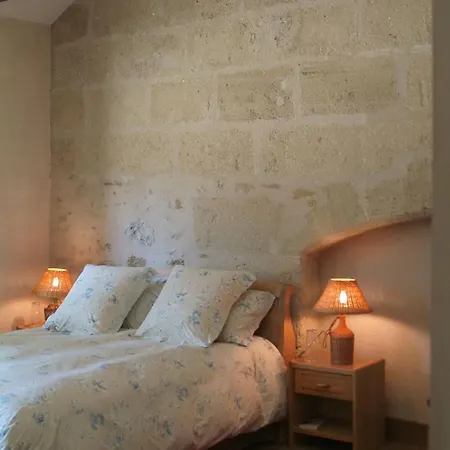 Bed & Breakfast Chateau Du Beugnon