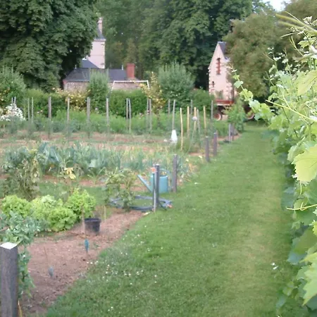 Chateau Du Beugnon Bed & Breakfast