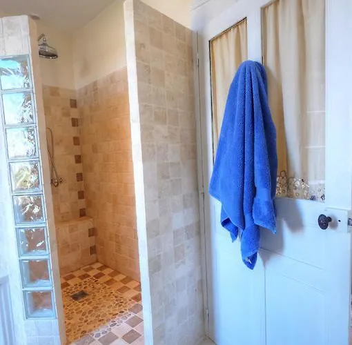 Chateau Du Beugnon Couette-café *