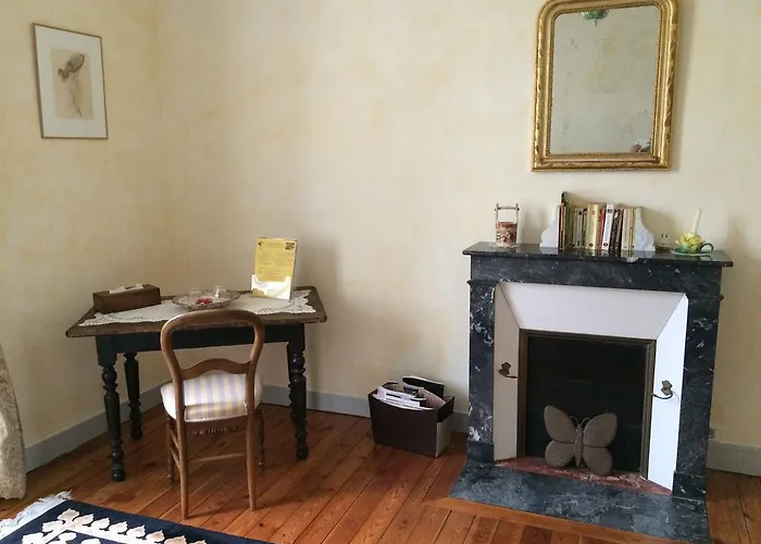 Chateau Du Beugnon Couette-café *