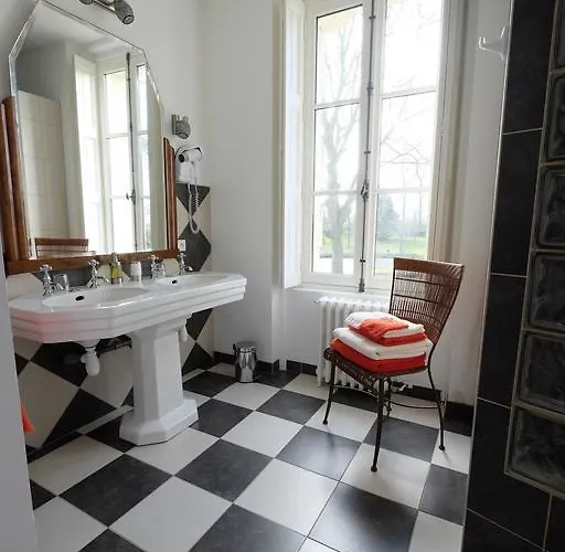 Chateau Du Beugnon Couette-café